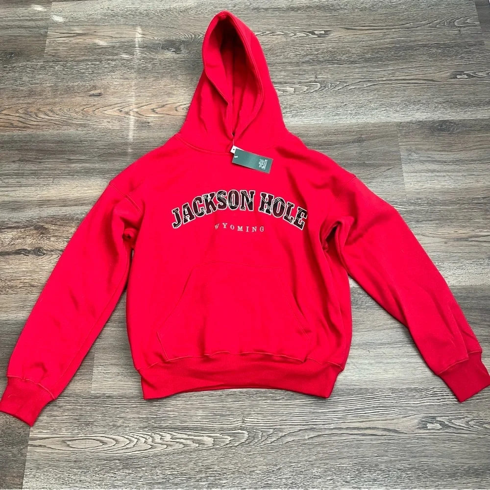 ❄️ NWT Women Oversized Graphic Hooded Pullover Sweatshirt Wild Fable Medium Red - Picture 2 of 7